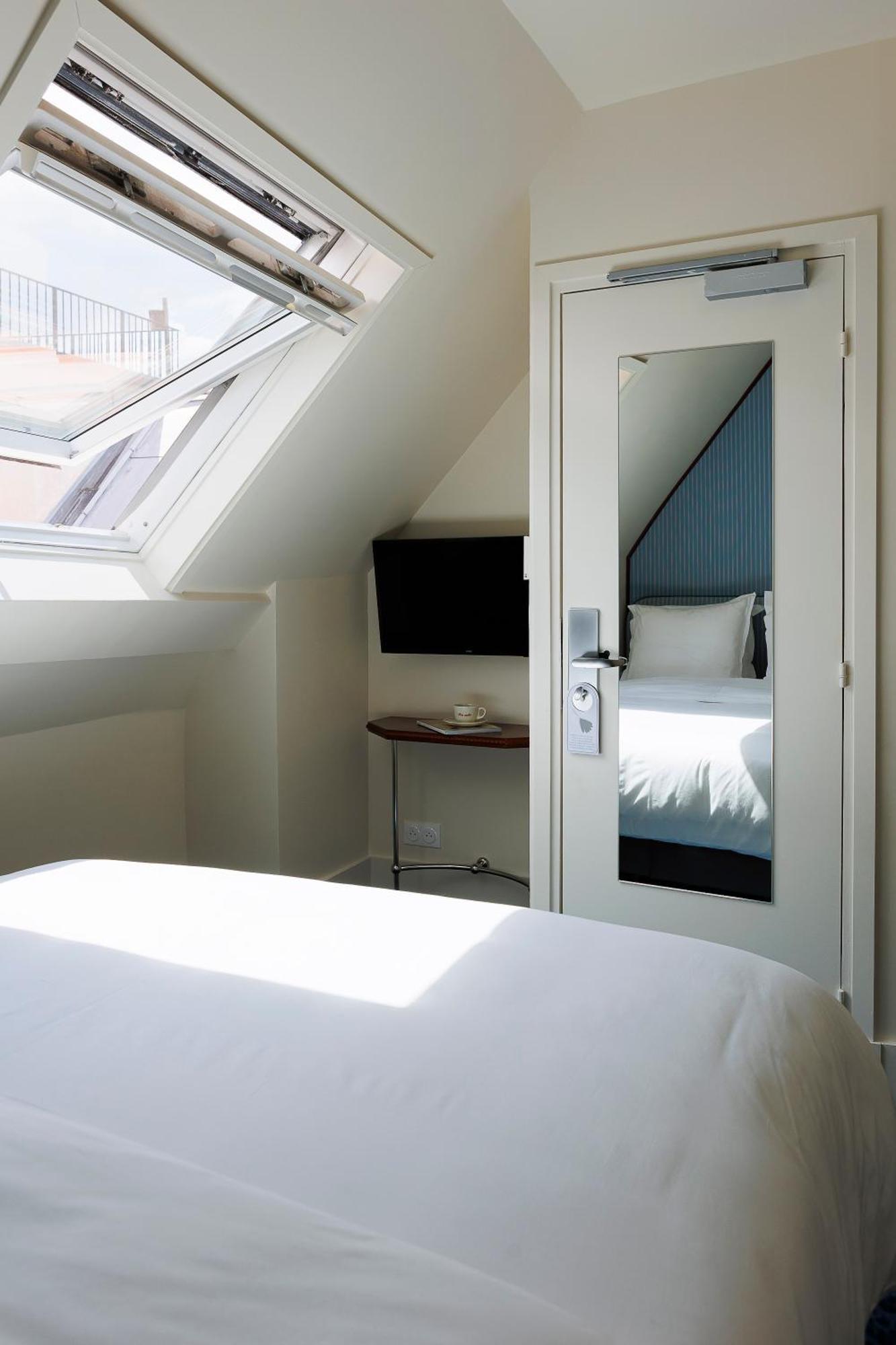 De Charonne 3*