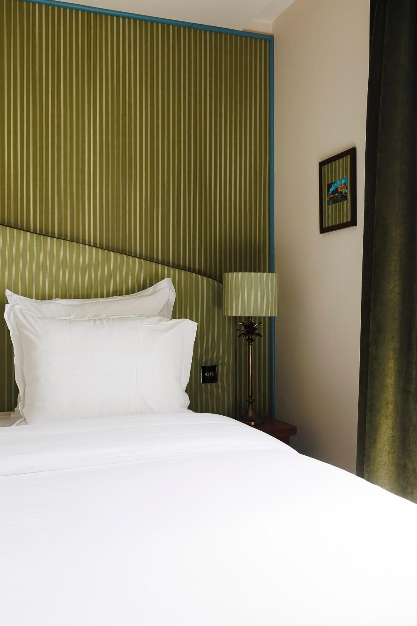 Comfort Nation Père Lachaise Hotel 3*