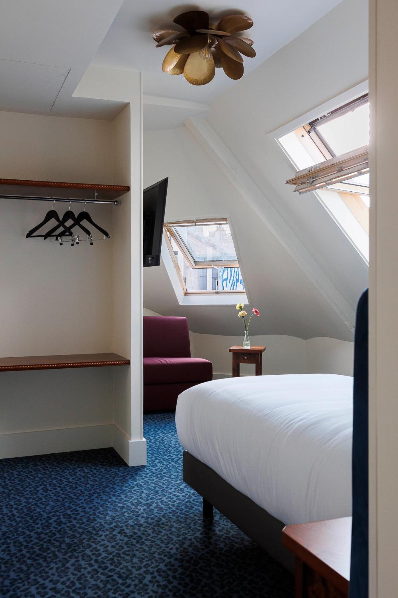 Comfort Nation Père Lachaise Hotel Paris